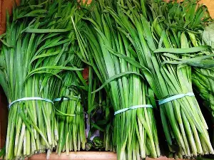 The health benefits of chives: From a familiar dish to a natural remedy.