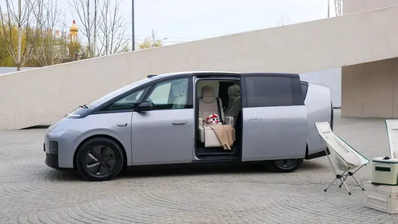 The Li Auto MEGA Home offers flexible interior space and a third row of seats.