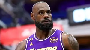 LeBron James' Lakers future hangs in balance after big contract update; ‘not expected to…’