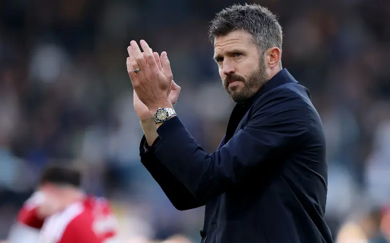 Michael Carrick shows his appreciation to the travelling support - Getty Images Europe/Michael Steele