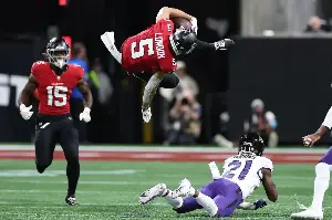 Ravens rally behind Tyler Huntley, dominate OT to beat Falcons