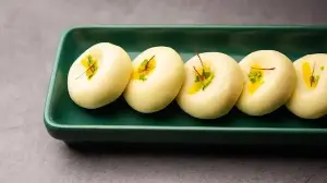 Bengal's Jolbhora Sandesh And Manohara Get GI Tag