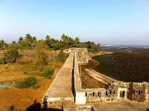 5 unique ancient forts in India for adventurous souls.