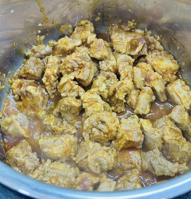 Chỉ cần thịt bò và vài nguyên liệu sẵn trong bếp, bạn có ngay 2 món ngon ấm bụng đổi vị ngày mưa bão - Ảnh 8.