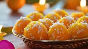 Simple Recipe To Make No-Cook Mango Coconut Laddoo For A Healthy And Weight Loss Friendly Summer Snack