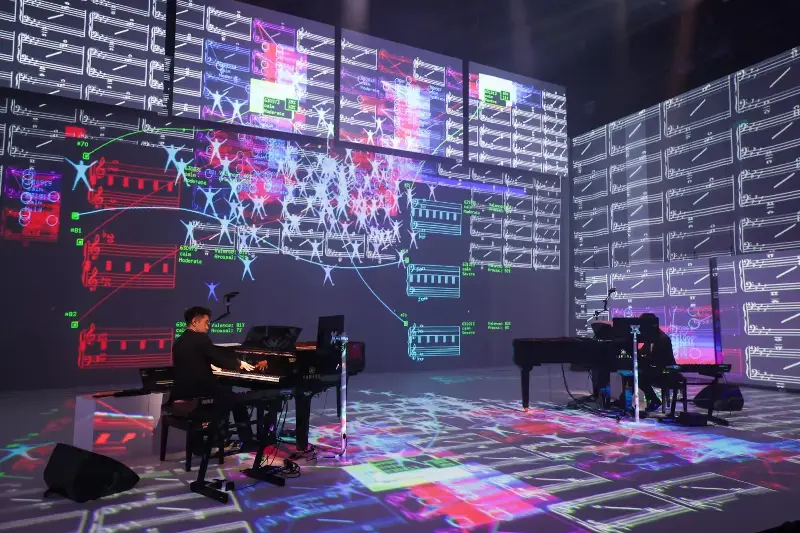 City Reverie uses technology to visualise piano hand movement and biometric data.
