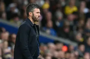 Carrick says only wins can ease doubts over Man Utd future