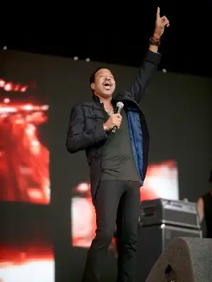 Lionel Richie warns anyone wanting to be famous must 'like people'