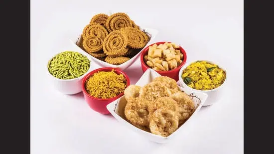 Some namkeen brands build a family-business story around an ‘ajji’, ‘nana’ or ‘made by moms’ narrative. (ADOBE STOCK)