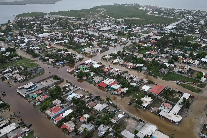 Flooded streets following the arrival of Hurricane Polo in the town of Puerto San Carlos, Baja California Sur, Mexico, on September 29, 2026 (AFP/Getty)