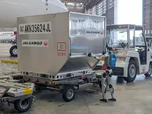 人型ロボ、空港で裏方業務＝ＪＡＬとＧＭＯが実証実験