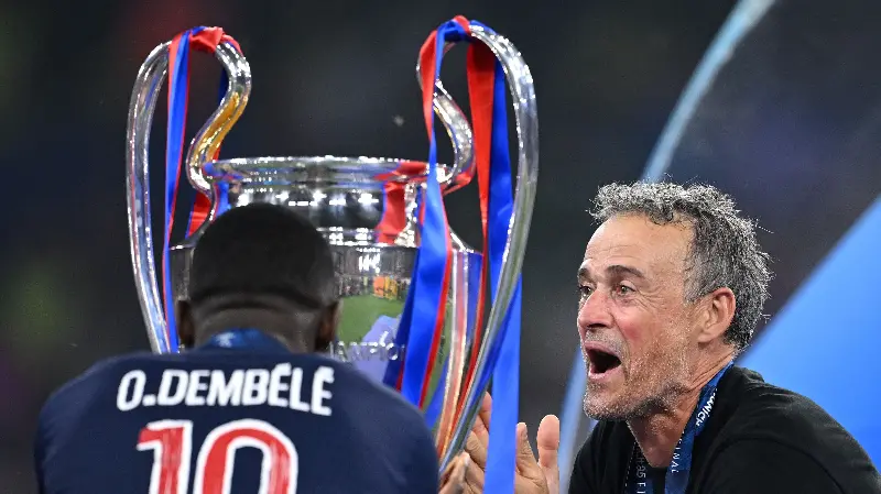 Contrast with Paris Saint-Germain