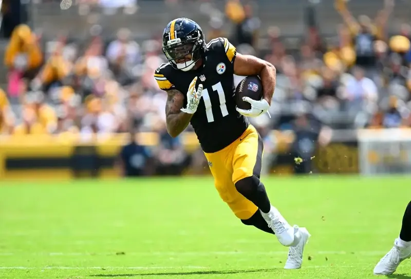 Michael Pittman Jr. #11 of the Pittsburgh Steelers in action during the game against the Atlanta Falcons at Acrisure Stadium on September 13, 2026 in Pittsburgh, Pennsylvania. (Photo by Joe Sargent/Getty Images)