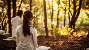 A spiritual teacher shares a simple mindfulness practice for dealing with negative thoughts