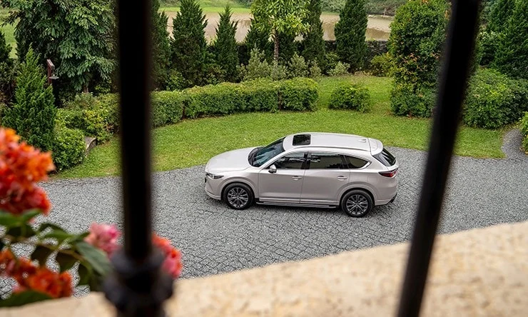 The exterior of the 2026 Mazda CX-8 is luxurious, featuring the Kodo design language.