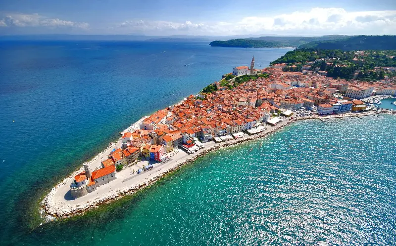 Piran: a beautiful old Venetian town without cruise passengers - iStockphoto