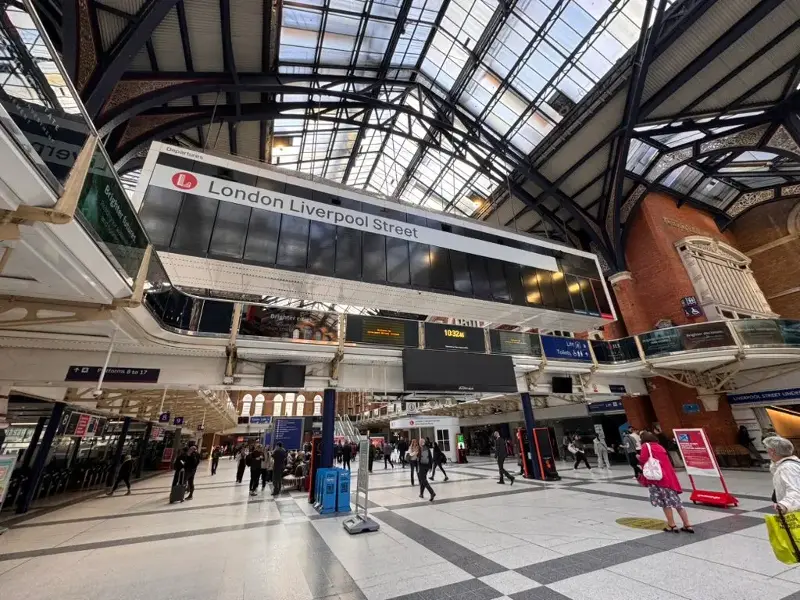 The incident happened at Liverpool Street Station (@Jon34277840/ X)