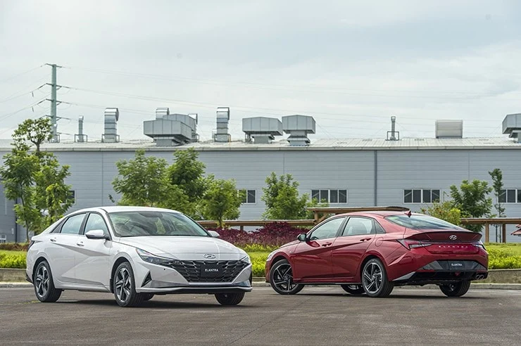 The 2026 Hyundai Elantra boasts a sporty and modern exterior.