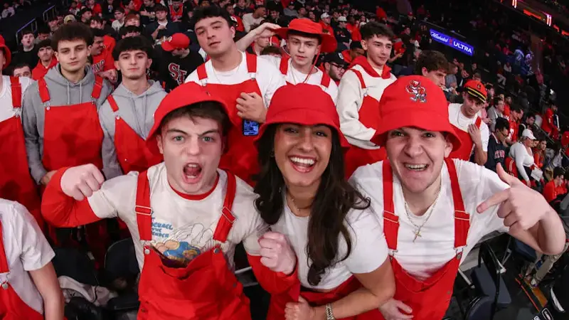 St. John's Red Storm fans