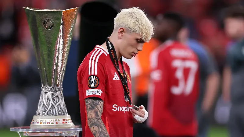 Amorim was also criticised by Garnacho's brother Roberto