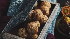 Tired of ‘home remedies for hair fall’? Nutritionist Kiran Kukreja shares easy moringa biotin laddu recipe