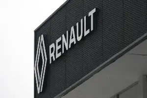 Renault aims to stop selling fuel-only cars in Europe by 2030