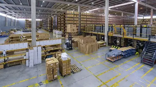 Almacén de recambios de MG en España