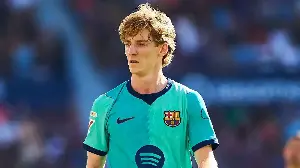 Anthony Gordon seeks first Barcelona goal.