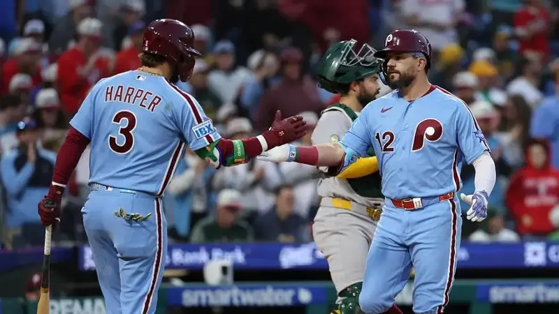 Philadelphia Phillies left fielder Kyle Schwarber