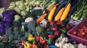 Fortis gastroenterologist shares 3 vegetables that should never be eaten raw: ‘Risk of gut infections, microbial…’