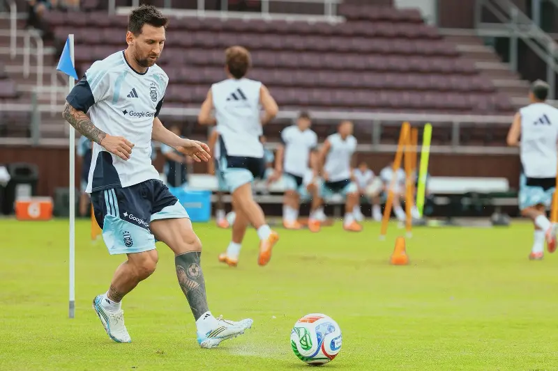 Messi Argentina.jpg