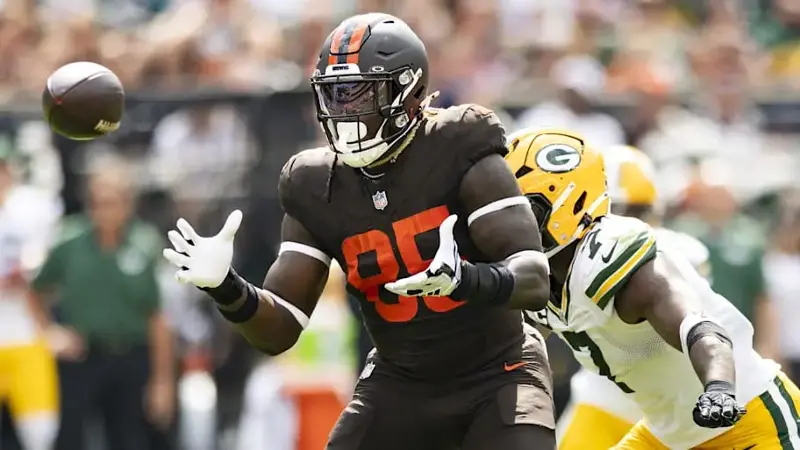Patriots, NFL free agency, David Njoku