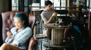 Screen time and fatigue: Lifestyle expert explains importance of digital detox for eye health and better sleep