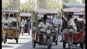 Fitness, insurance or scrapping: Mushrooming e-rickshaws in Lucknow face first formal action