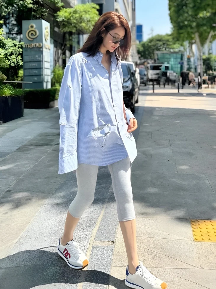 Kim Hye Soo's 'age-defying' outfit in her 60s - Photo 7.