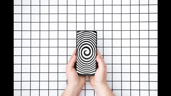 The problem with outsourcing thinking to AI (Shutterstock)