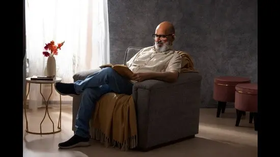 Uninterrupted reading; an increasingly rare activity (Shutterstock)