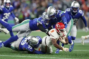 Seahawks shut down Chiefs, get back on track with 20-3 win