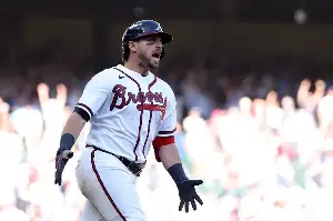 Braves' Austin Riley ties all-time record with legendary go-ahead homer