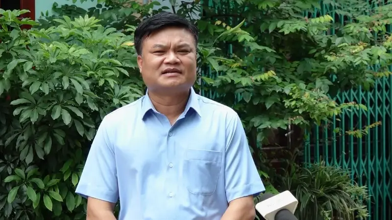 Ông Nguyễn Tá trả lời phỏng vấn Báo Nông nghiệp và Môi trường. Ảnh: Quang Linh.