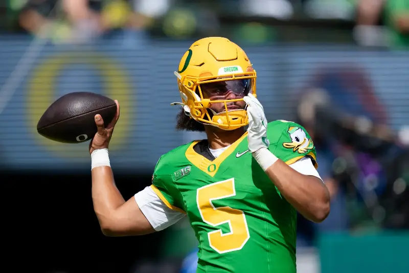 Quarterback Dante Moore #5 of the Oregon Ducks warms up before the game against the Boise State Broncos at Autzen Stadium on September 5, 2026 in Eugene, Oregon. (Photo by Ali Gradischer/Getty Images)