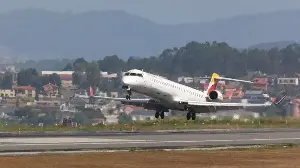 Vía libre ambiental a la ampliación de la ayuda por satélite para los aviones en el aeropuerto de A Coruña