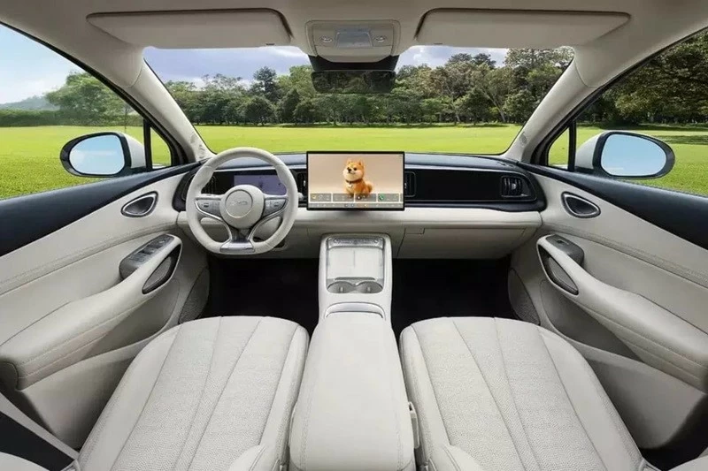 Không gian nội thất của BYD Sealion 05 được xây dựng theo phong cách tối giản.