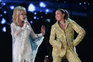 Miley Cyrus visits studio while mourning ‘Aunt Dolly’ Parton