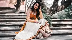 10 Modern festive outfit ideas I love for a less traditional and more contemporary look