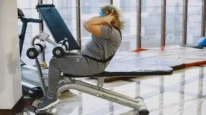 Fitness trainer shares 7 surprising signs you are on the right track to losing fat: Bloating, weight fluctuations