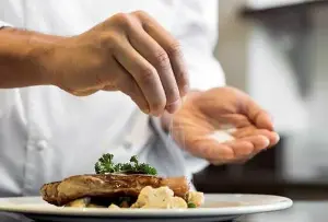 Does eating salty food cause kidney failure?