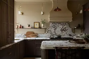 People With Dark Kitchens That Feel 'Atmospheric' Rather Than Gloomy, Do These 5 Things