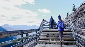 Experiencing leg pain after climbing stairs but not while walking? Physiotherapist shares what your body may signal