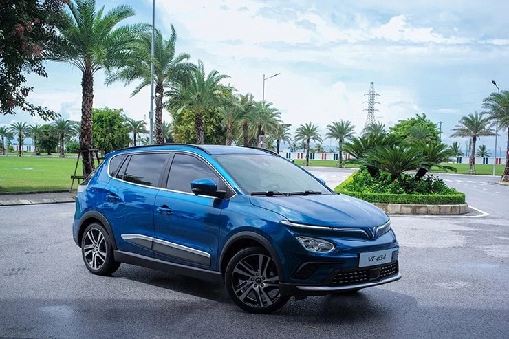 VinFast Nerio Green in a striking green color.